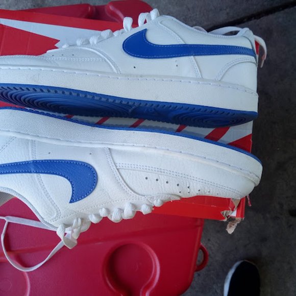 Men Size 9.5 Air Force One white with blue logo - Picture 1 of 4